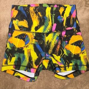 Lululemon Athletica Multicolor Abstract Athletic Shorts Size 6